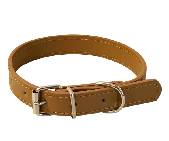 Lichte en duurzame bruine synthetische leren halsband met een perfecte pasvorm voor je huisdier.