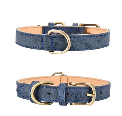 Blauwe vintage-look hondenhalsband van kunstleer met verstelbare pasvorm en zinklegering hardware.