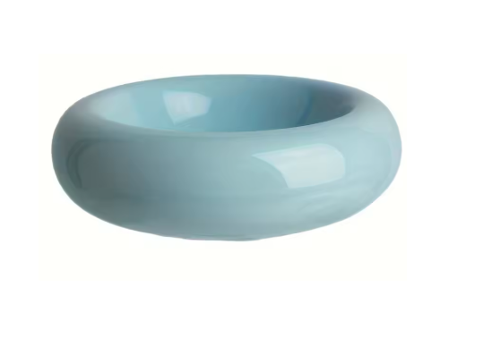Stijlvolle, pastelblauw katten kom van stevig keramiek, ideaal voor dagelijks gebruik.
