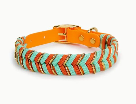 Oranje-lichtblauw verstelbare hondenhalsband van PVC met unieke vlechtstructuur – waterafstotend en comfortabel.