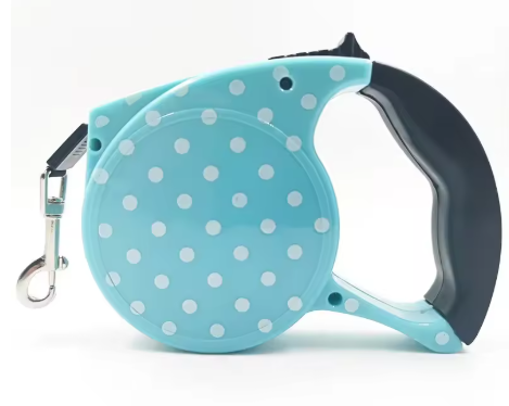Retro hondenriem met 5 meter uittrekbaar koord voor kleine honden en katten. Blauw met witte bolletjes design.