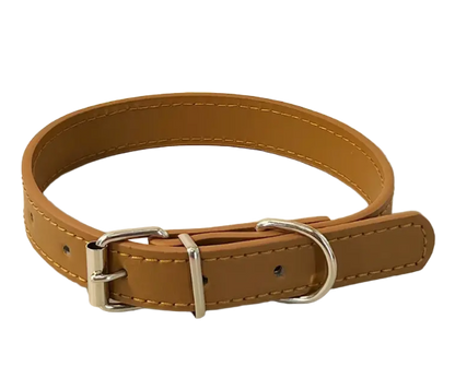 Lichte en duurzame bruine synthetische leren halsband met een perfecte pasvorm voor je huisdier.