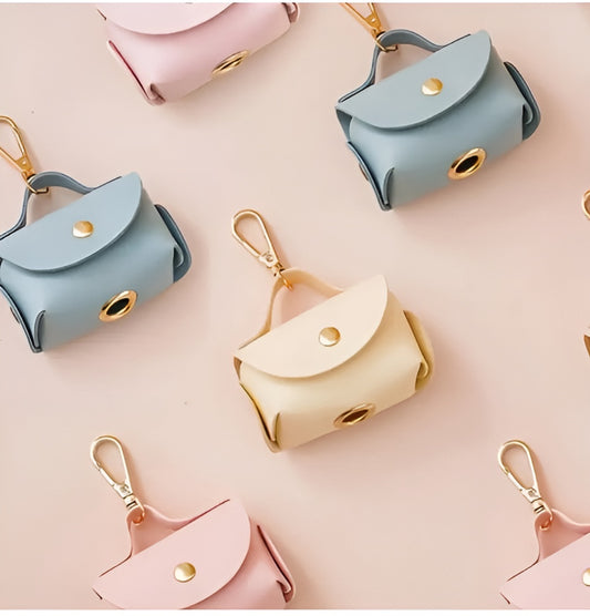 Poepzakhouder voor Honden – Stijlvolle Nylon Houder met Karabijnhaak – 3 Kleuren (Roze, Blauw, Crème) – Compact & Modern