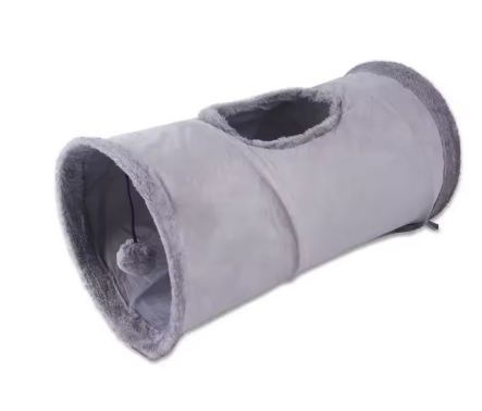 Opvouwbare kattentunnel van zachte suède in neutrale kleur, geschikt voor katten, puppy’s en konijnen.